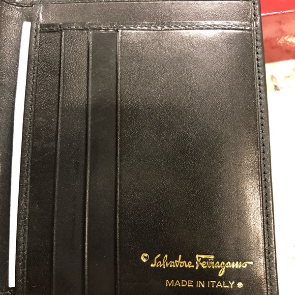Authentic Vintage Salvatore Ferragamo Wallet - Picture 5 of 8